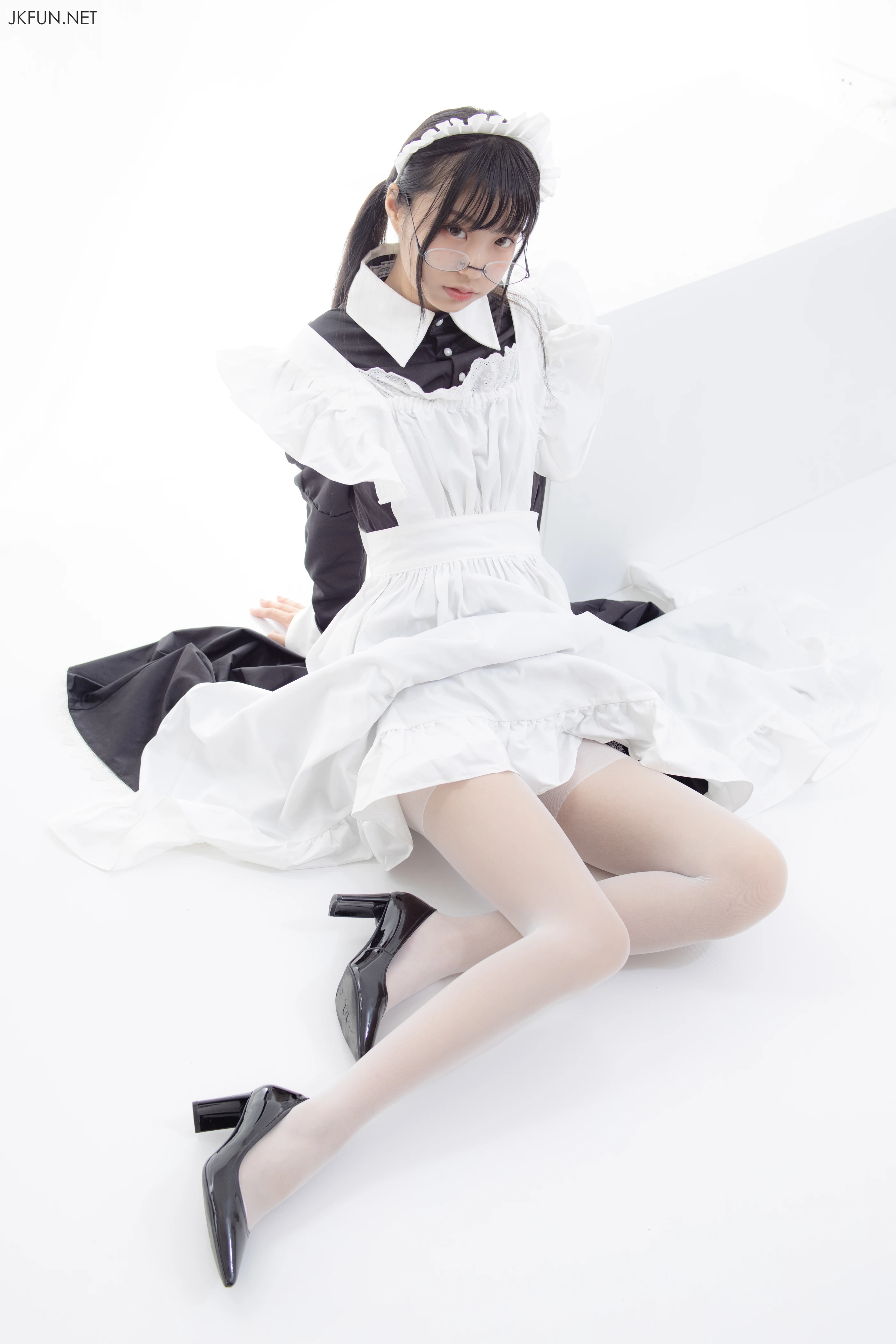 森萝财团 [JKFUN-017] 眼镜白丝女仆 [127P 1V]插图1